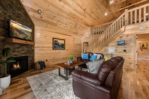 $625,000 | 240 Forrest Loop Way, Gatlinburg, TN 37738