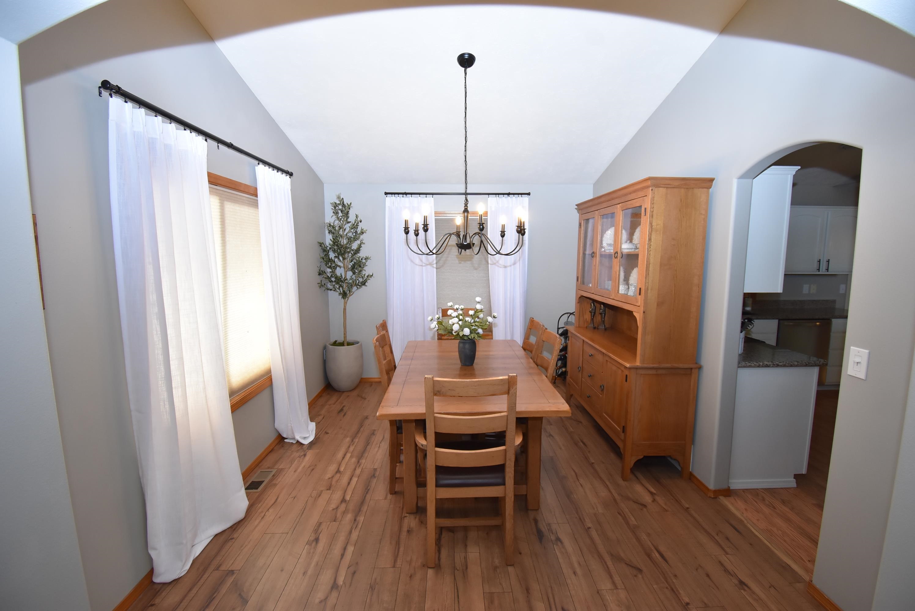 4413 East Winfield Road Mead, WA 99021 - Photo 6 of 34