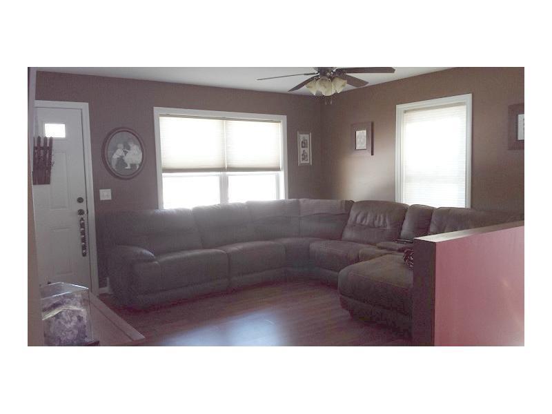 95 Mountain View Road Leeds, ME 04263 - Photo 6 of 14 Living Room.