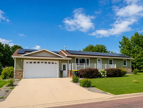 $310,000 | 219 5th Street Southeast, Madelia, MN 56062