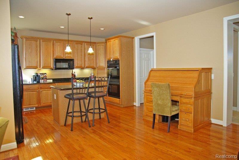 48166 Inveraray Road Canton, MI 48188 - Photo 8 of 18 Casual Dining to Kitchen