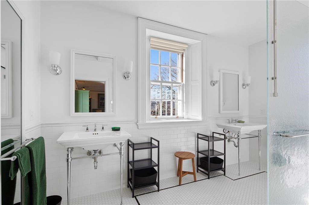 238 Highland Road Tiverton, RI 02878 - Photo 23 of 35