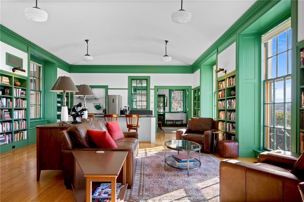 238 Highland Road Tiverton, RI 02878 - Photo 4 of 35