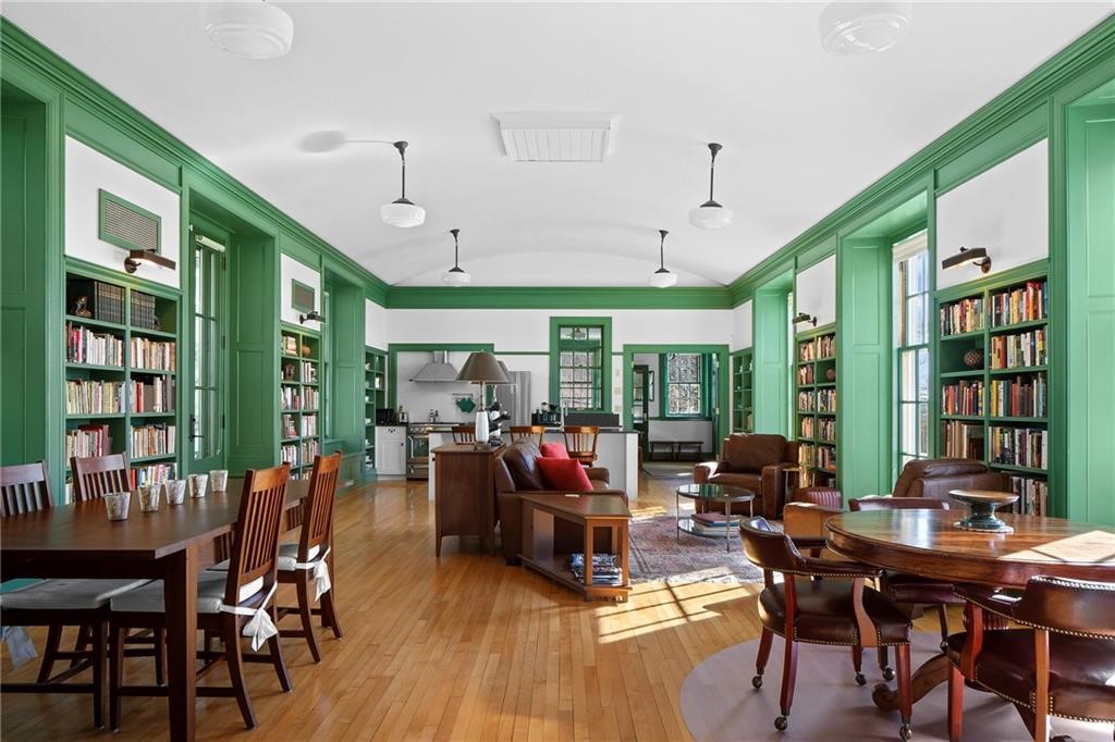 238 Highland Road Tiverton, RI 02878 - Photo 5 of 35