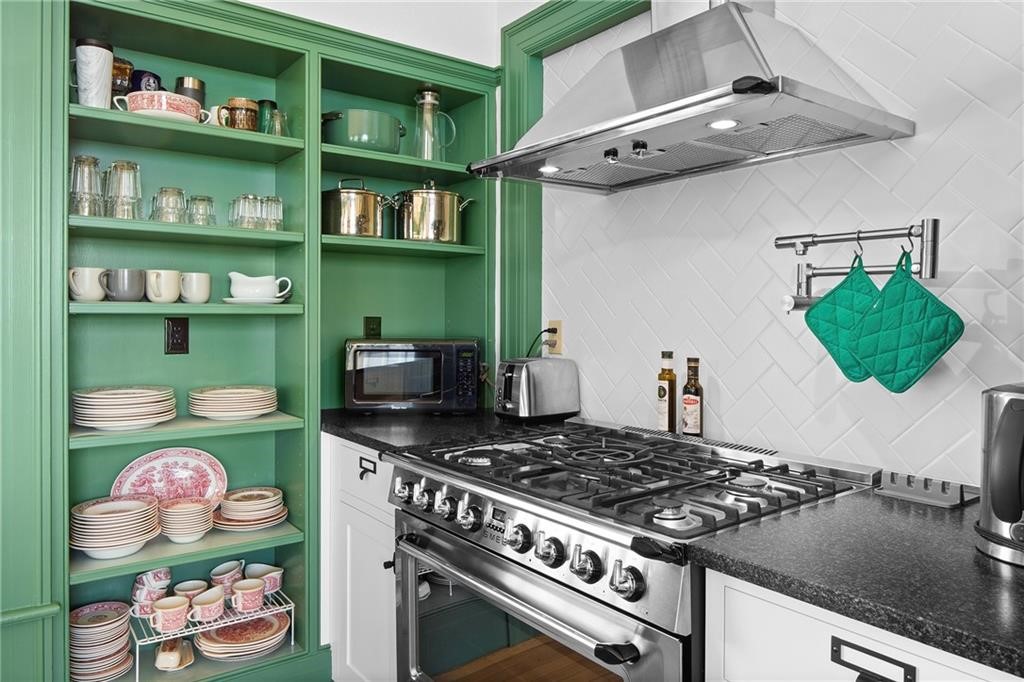 238 Highland Road Tiverton, RI 02878 - Photo 10 of 35