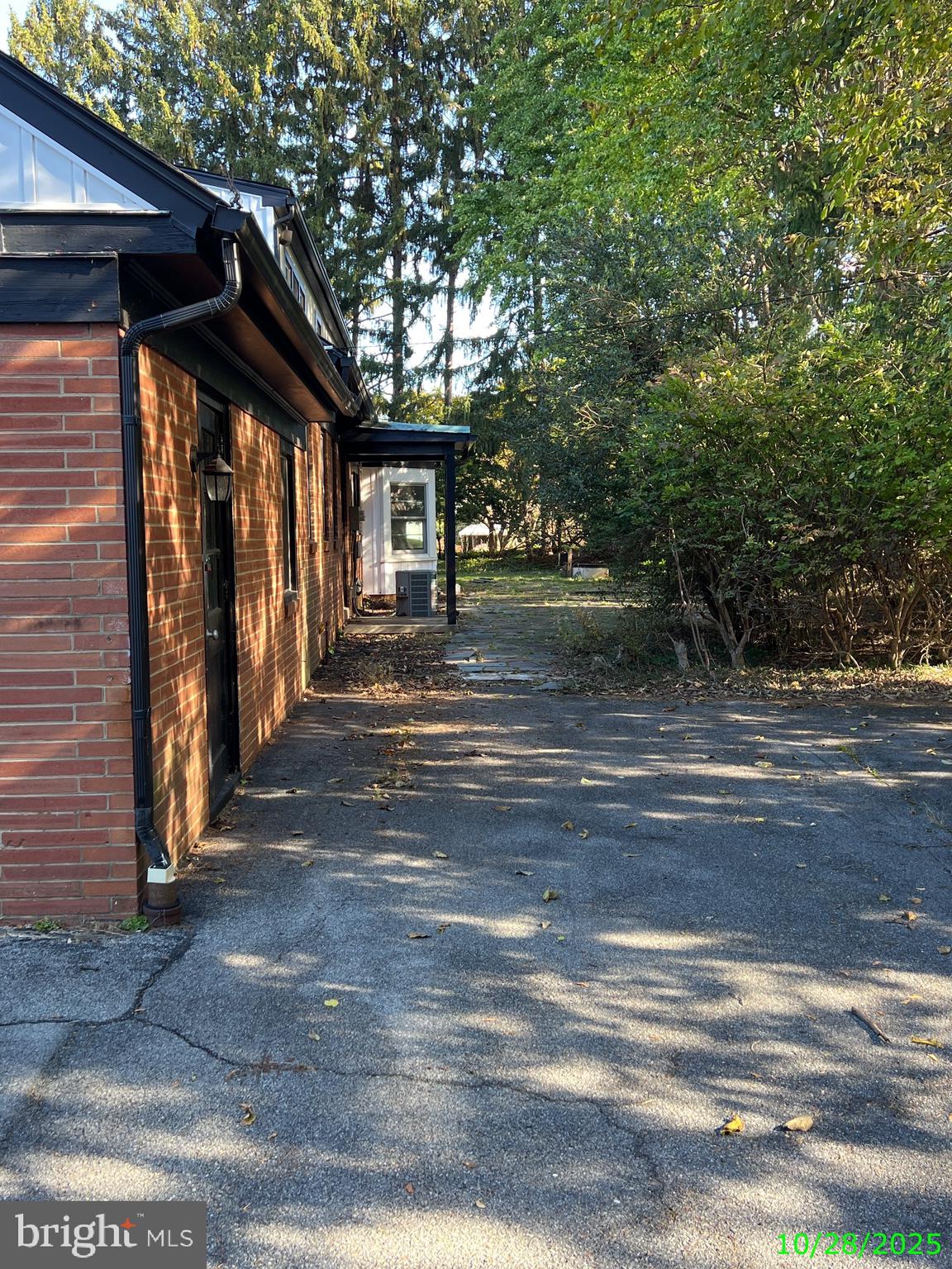 202 Museum Road Shillington, PA 19607 - Photo 6 of 29 a backyard of a house with lots of green space