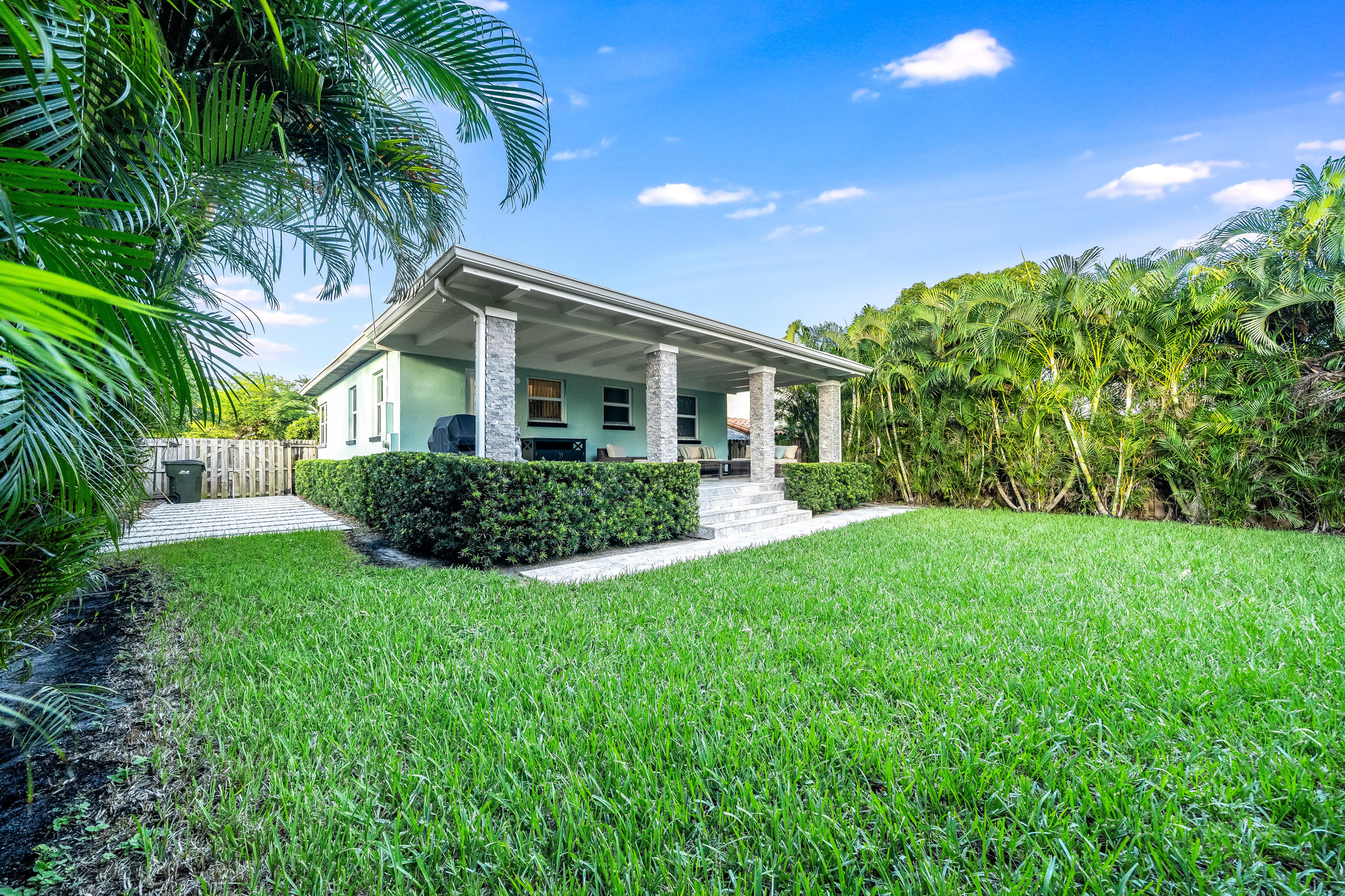 214 Northeast 10th Street Delray Beach, FL 33444 - Photo 23 of 32 _JOY8051