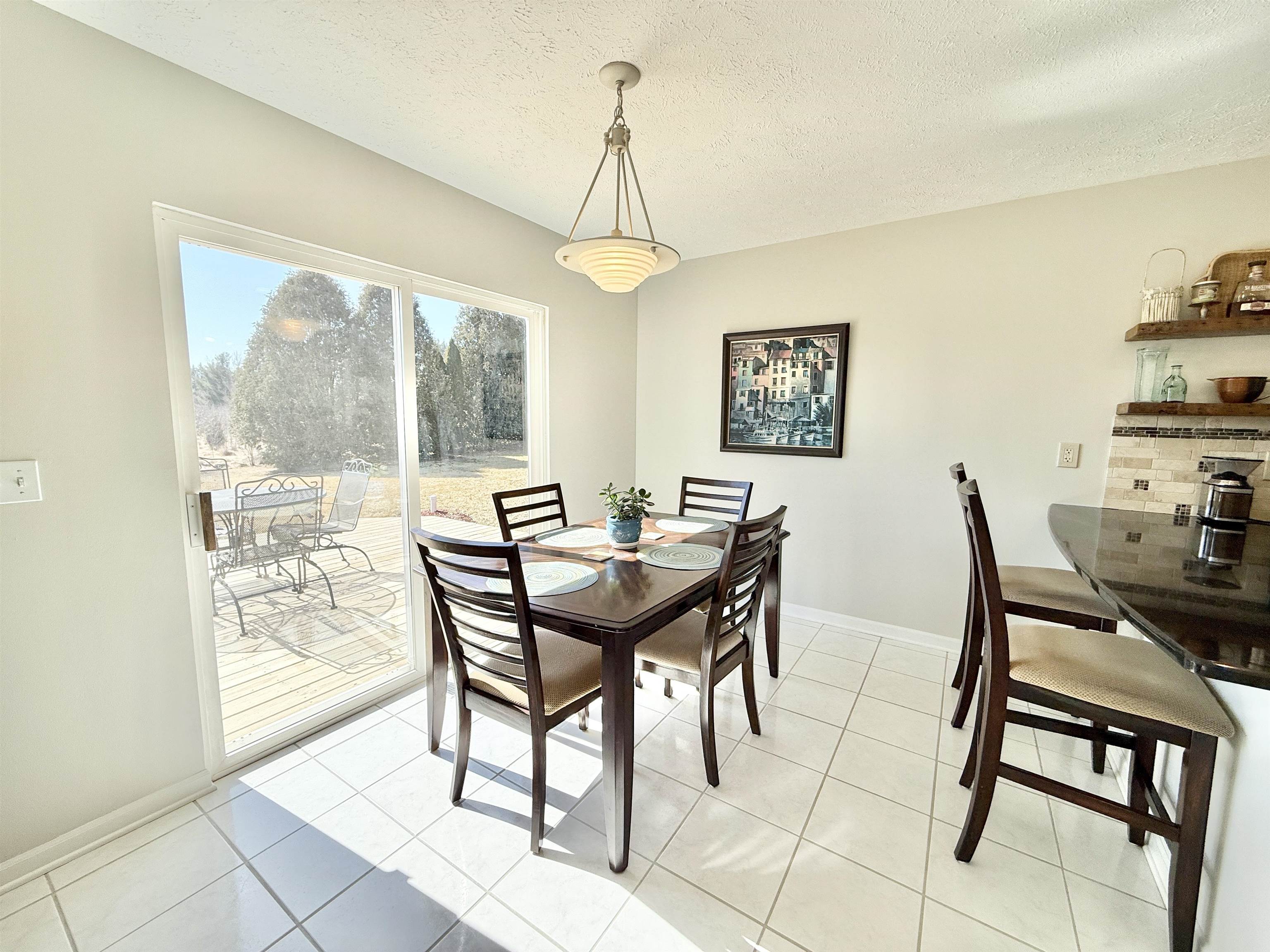 7188 Edwardsville Road Rockford, IL 61102 - Photo 16 of 73 a dining room with furniture and window