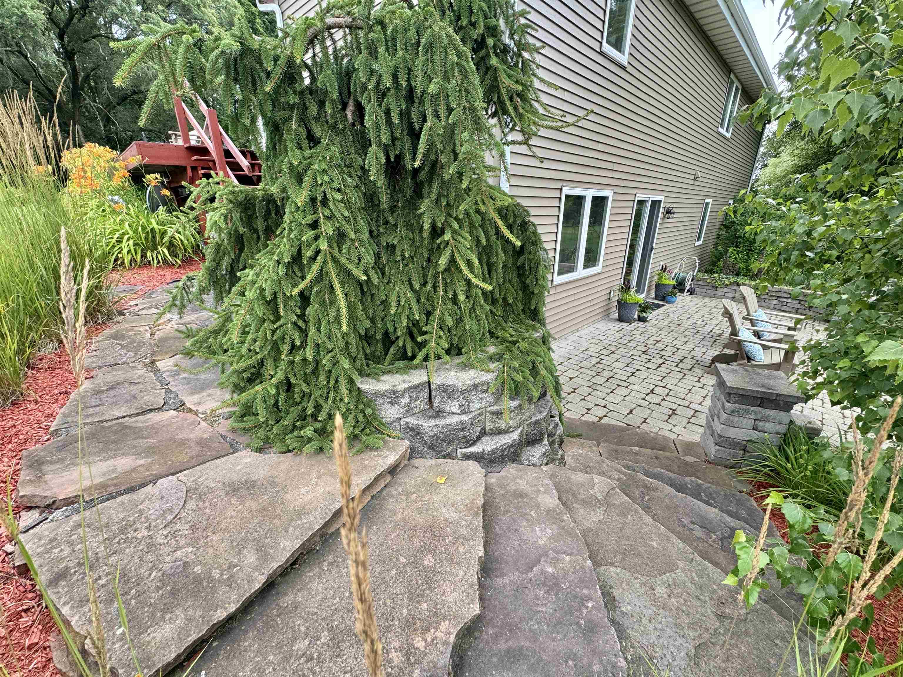 7188 Edwardsville Road Rockford, IL 61102 - Photo 50 of 73 a view of a backyard with sitting area