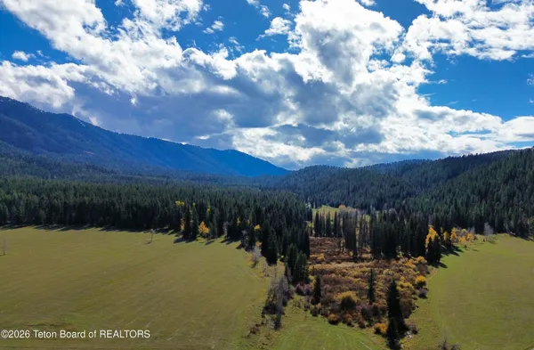 $2,500,000 | 123 County Road 123, Bedford, WY 83112