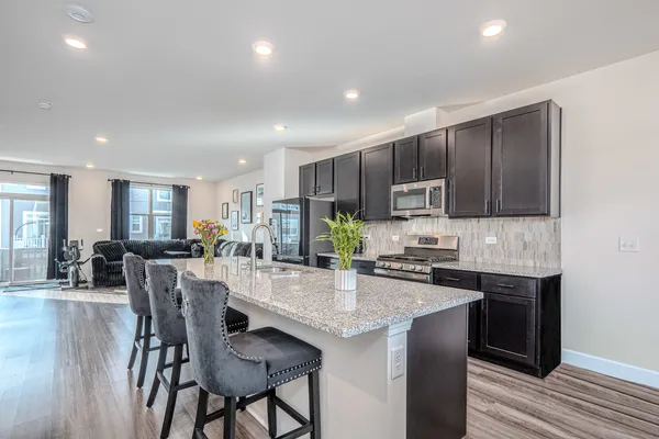 $499,000 | 4167 Chelsea Mnr Circle, Aurora, IL 60504