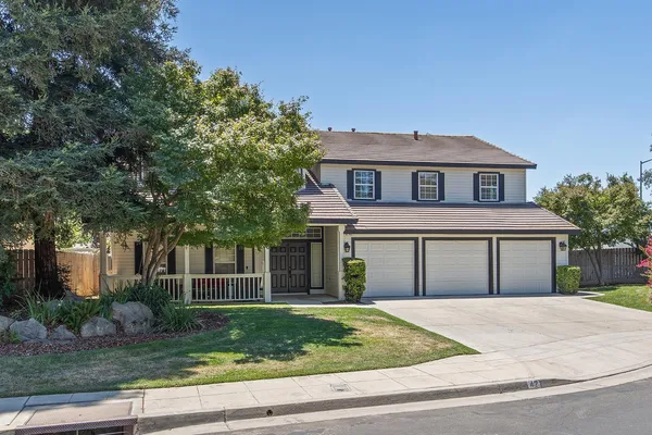 $929,000 | 42 Chennault Avenue, Clovis, CA 93611
