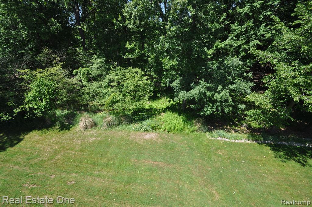 2185 Clinton View Circle Rochester Hills, MI 48309 - Photo 31 of 36