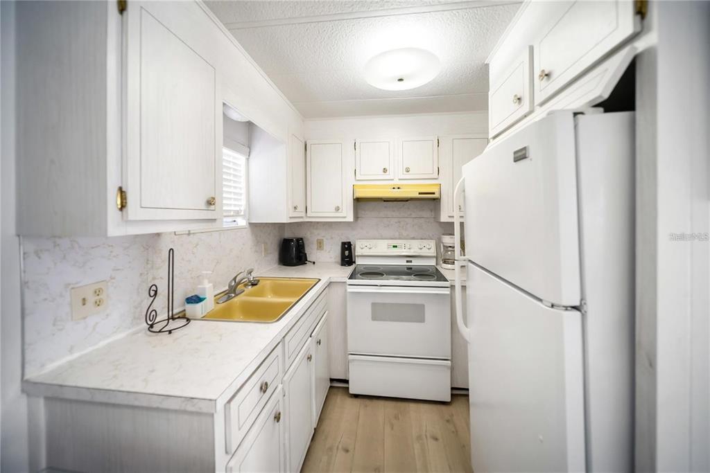 10315 Cortez Road West, Unit 604 Bradenton, FL 34210 - Photo 12 of 40