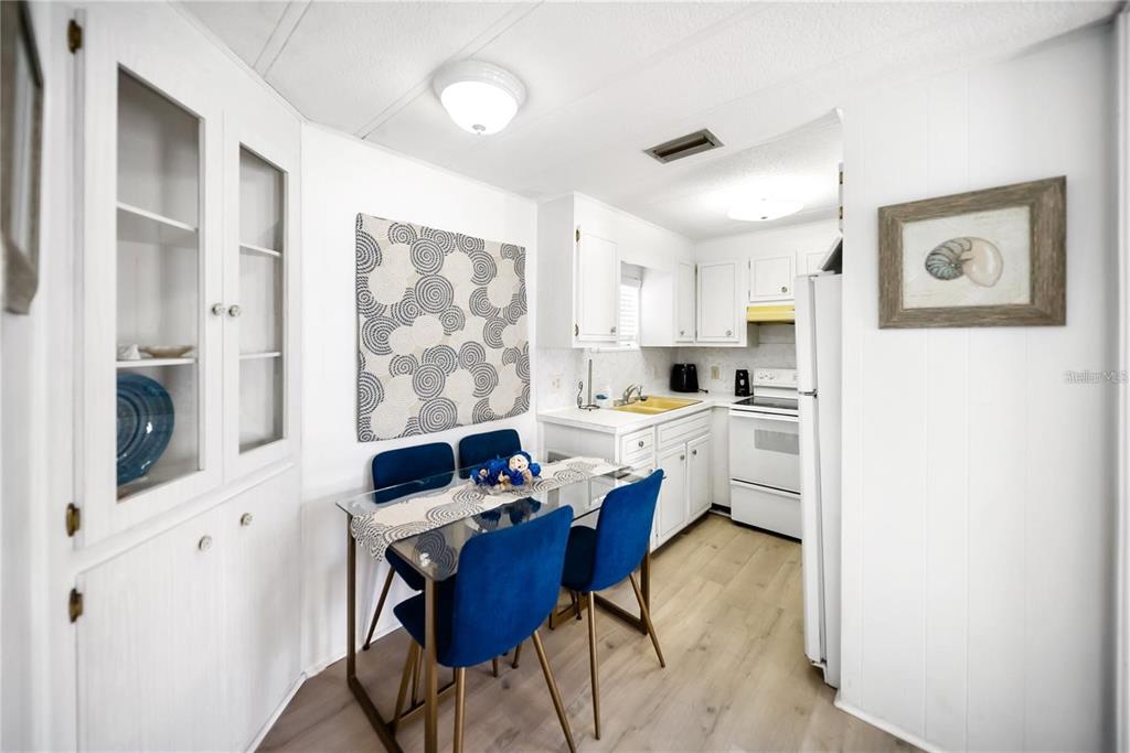 10315 Cortez Road West, Unit 604 Bradenton, FL 34210 - Photo 9 of 40