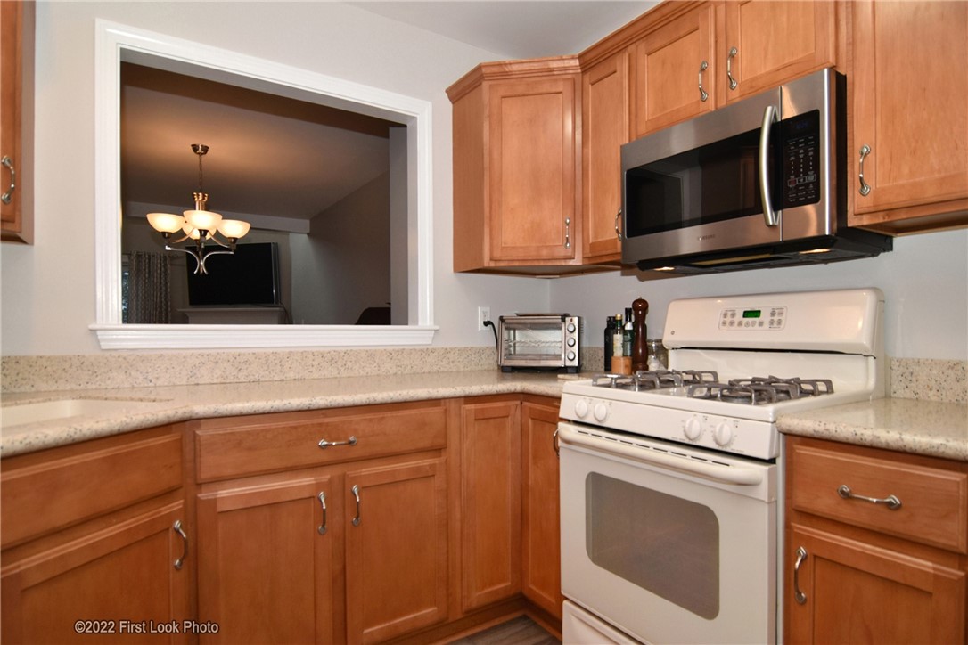 80 Fisher Road, Unit 93 Cumberland, RI 02864 - Photo 4 of 35