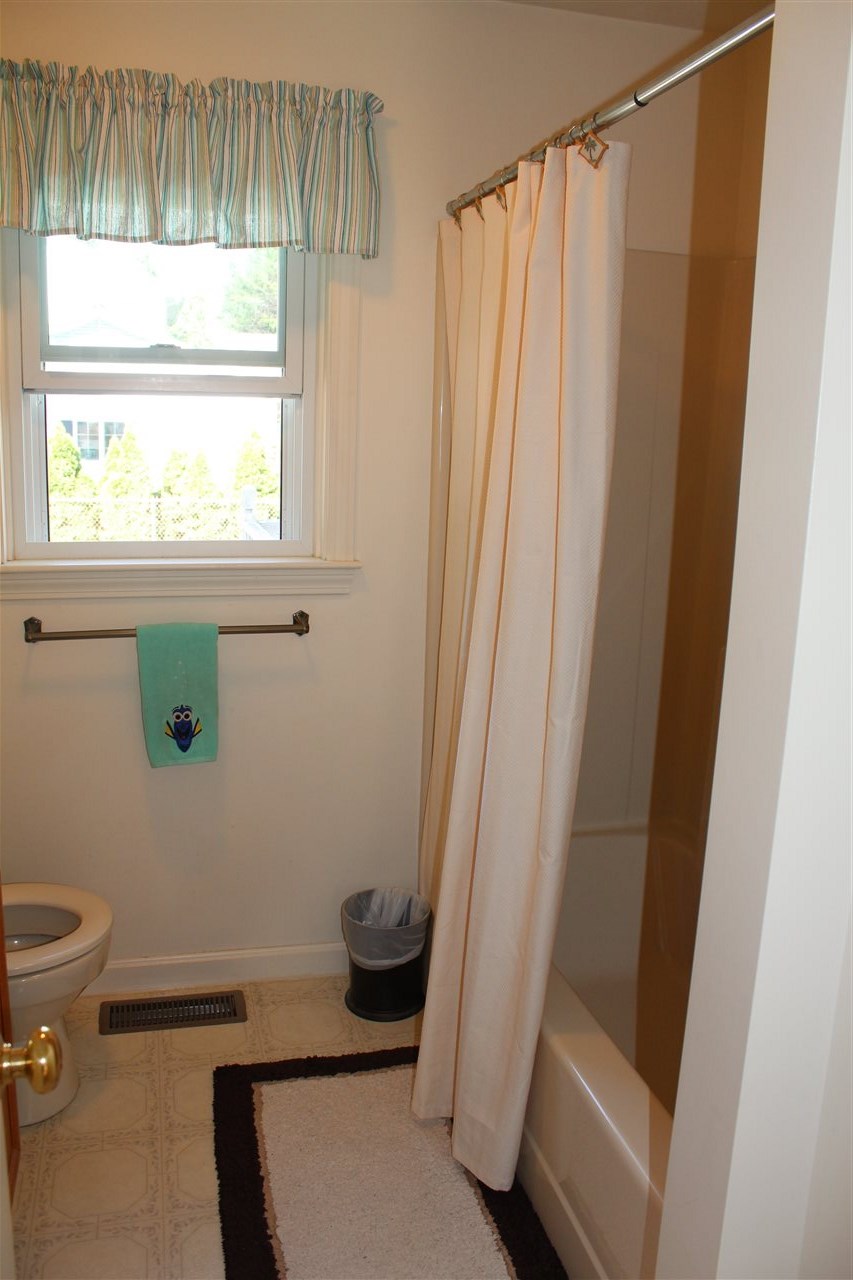 3 Hutton Street Nashua, NH 03060 - Photo 30 of 37