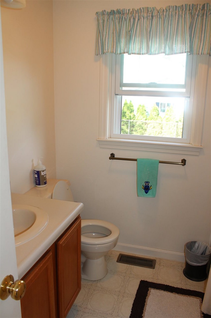 3 Hutton Street Nashua, NH 03060 - Photo 31 of 37