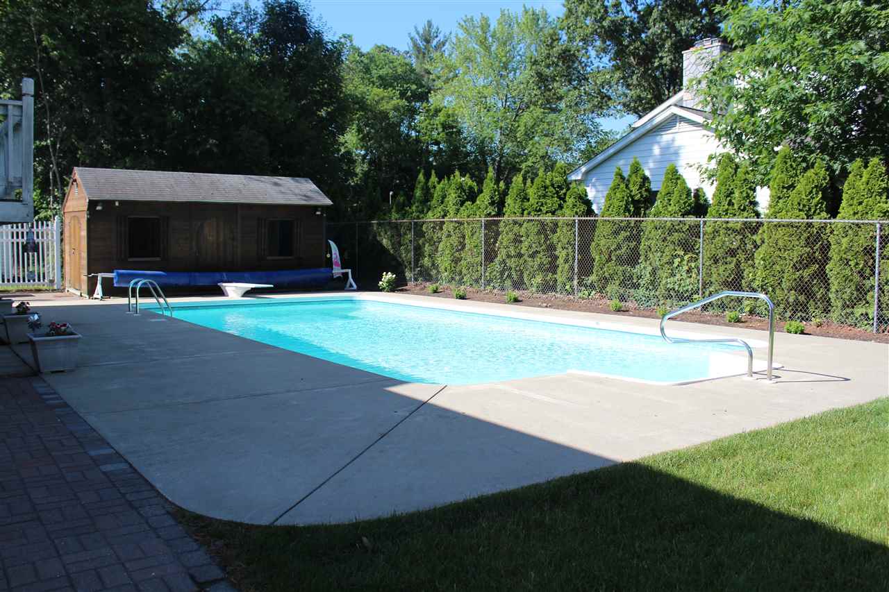 3 Hutton Street Nashua, NH 03060 - Photo 7 of 37