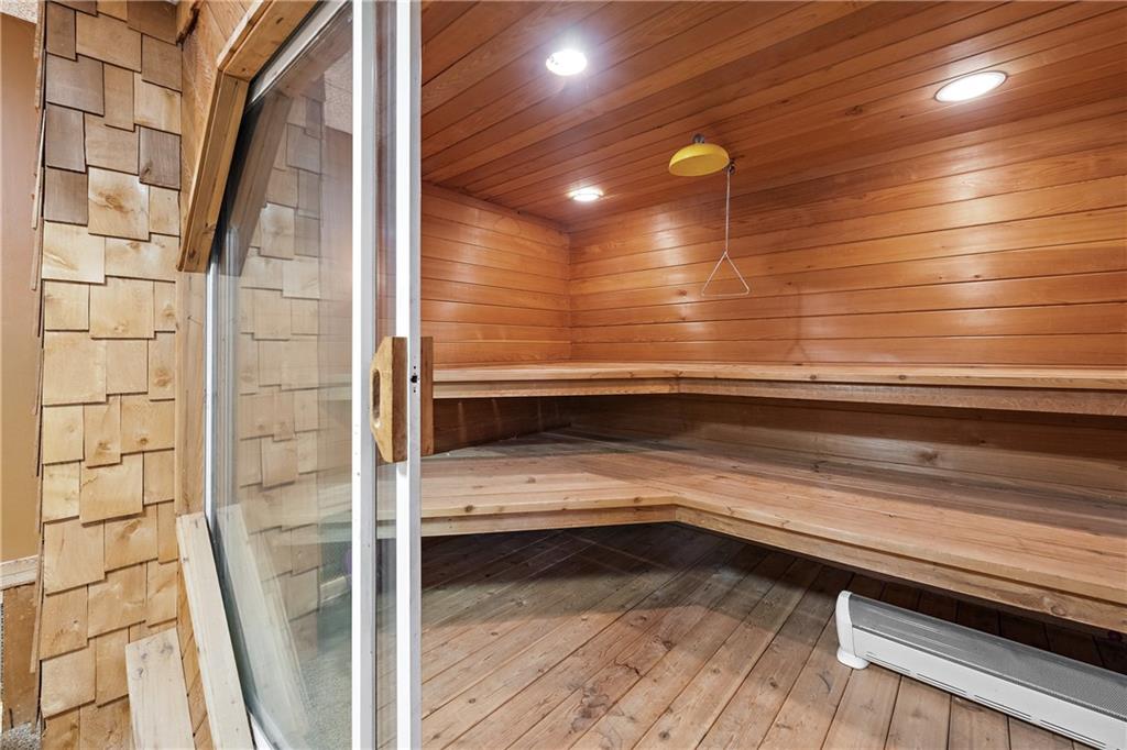 114 Pine Manor Sewickley, PA 15143 - Photo 19 of 40 a view of entryway