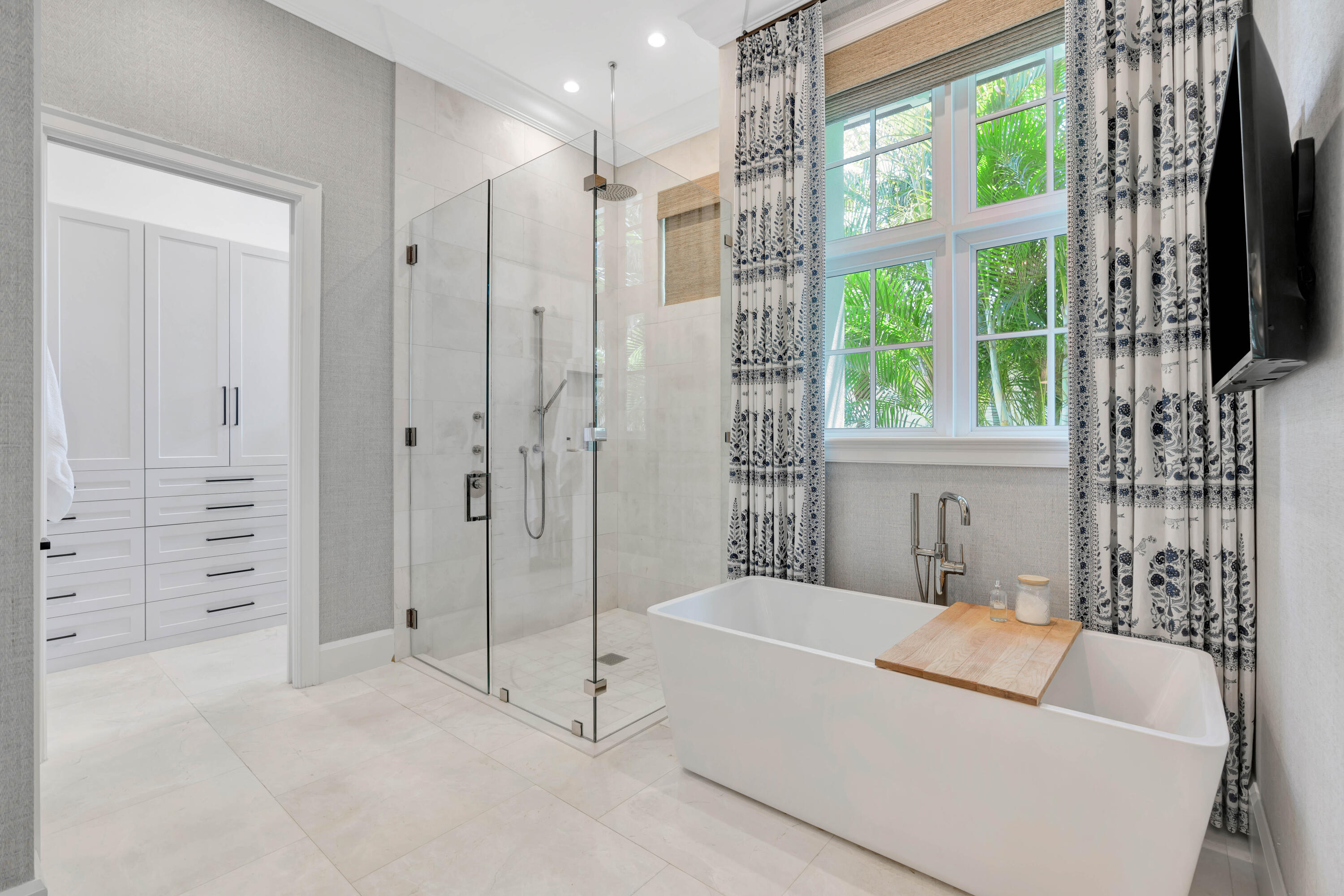 106 Micco Circle Jupiter, FL 33458 - Photo 22 of 49 Free Standing Tub