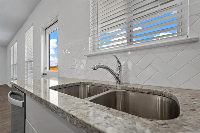 $2,275 | 606 Agarita Way, Princeton, TX 75407