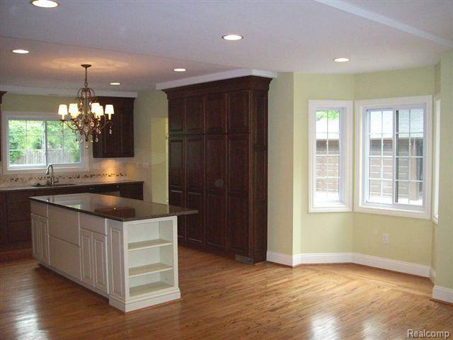 1172 Yorkshire Road Grosse Pointe, MI 48230 - Photo 6 of 18 Kitchen