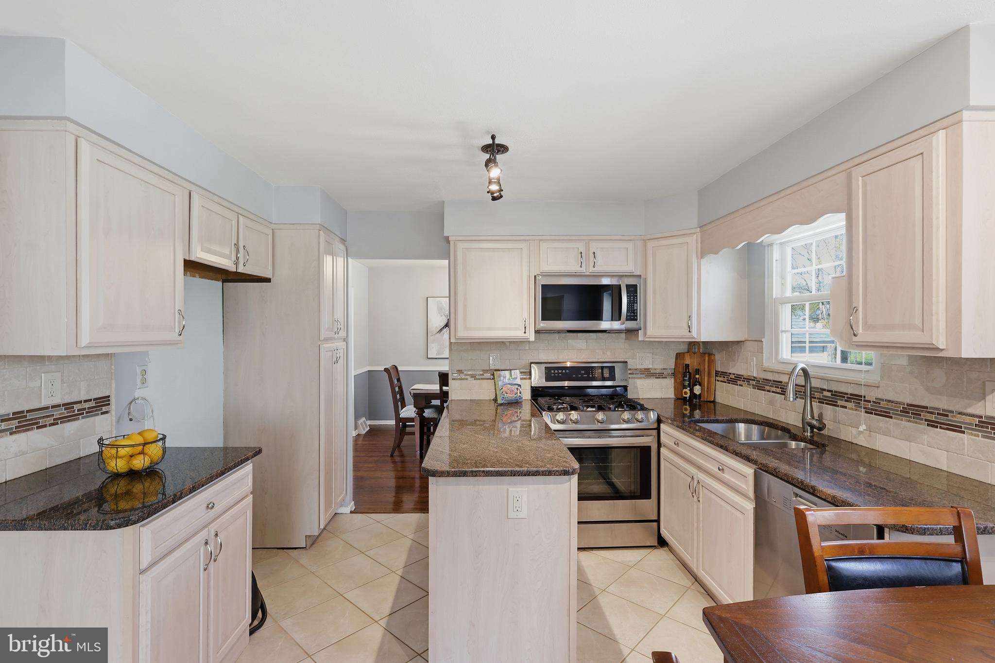 221 Valley Road Yardley, PA 19067 - Photo 11 of 69 Kitchen