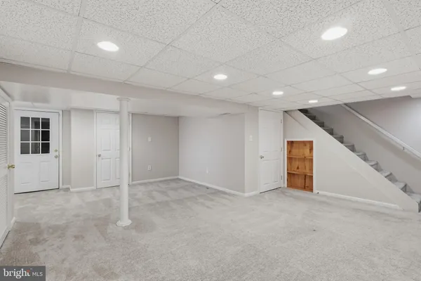 a view of a house with a big yard