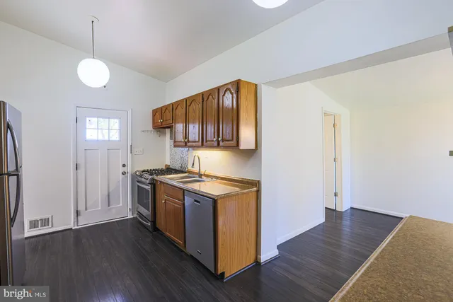 $2,600 | 2421 Lightfoot Drive, Baltimore, MD 21209