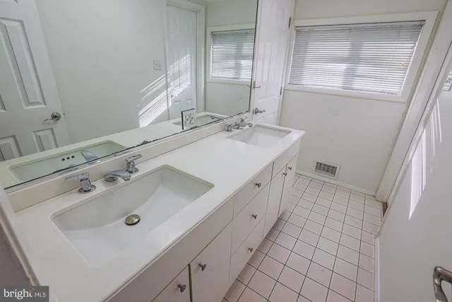 $2,600 | 2421 Lightfoot Drive, Baltimore, MD 21209