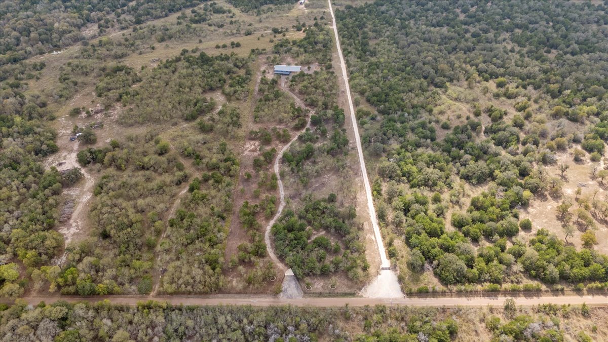 4926 West Old Lockhart Road Muldoon, TX 78949 - Photo 16 of 19