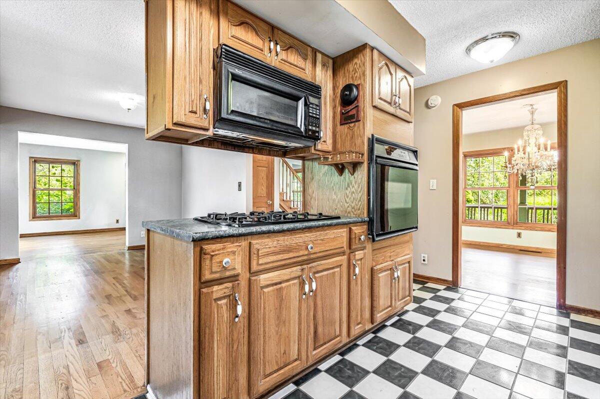 16980 South Schwark Road Three Oaks, MI 49128 - Photo 22 of 68 Kitchen