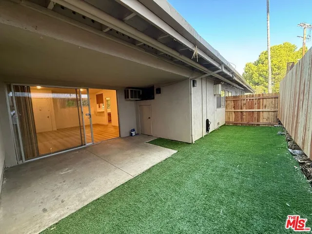 $2,595 | 12958 Valleyheart Drive, Unit 2, Studio City, CA 91604