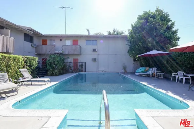 $2,595 | 12958 Valleyheart Drive, Unit 2, Studio City, CA 91604