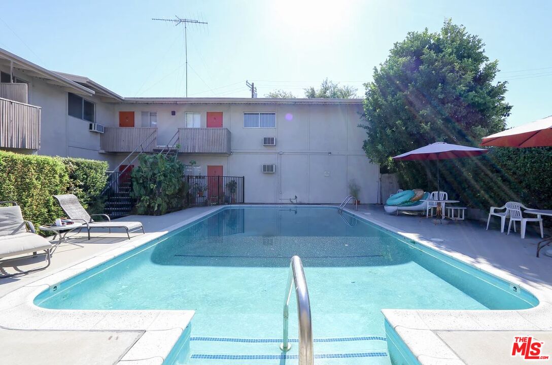 12958 Valleyheart Drive, Unit 2 Studio City, CA 91604 - Photo 12 of 14