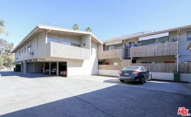 $2,595 | 12958 Valleyheart Drive, Unit 2, Studio City, CA 91604