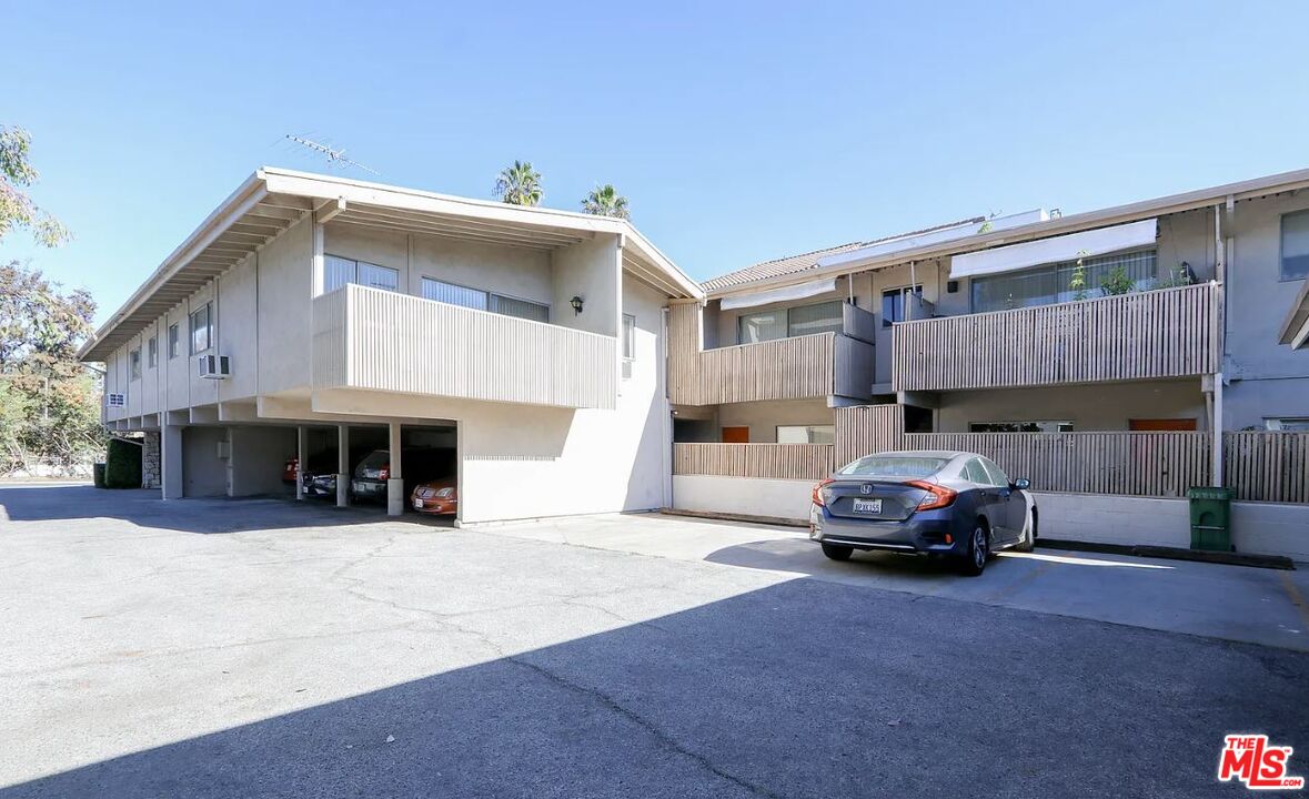 12958 Valleyheart Drive, Unit 2 Studio City, CA 91604 - Photo 13 of 14