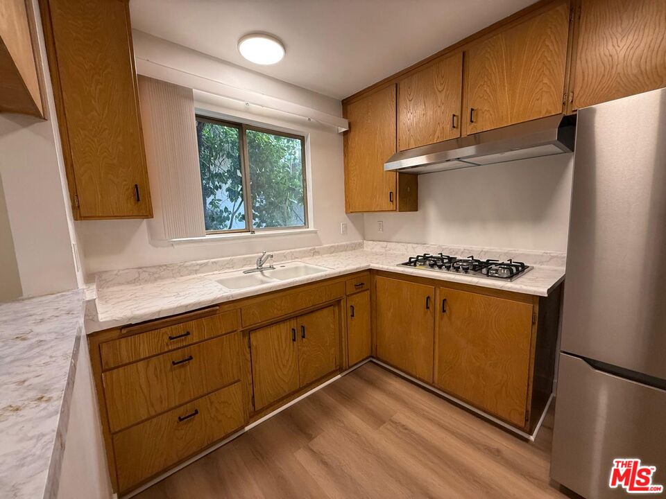 12958 Valleyheart Drive, Unit 2 Studio City, CA 91604 - Photo 4 of 14