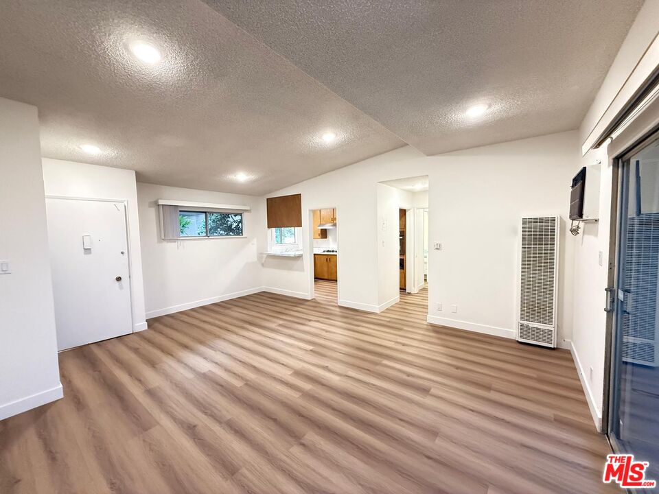 12958 Valleyheart Drive, Unit 2 Studio City, CA 91604 - Photo 7 of 14