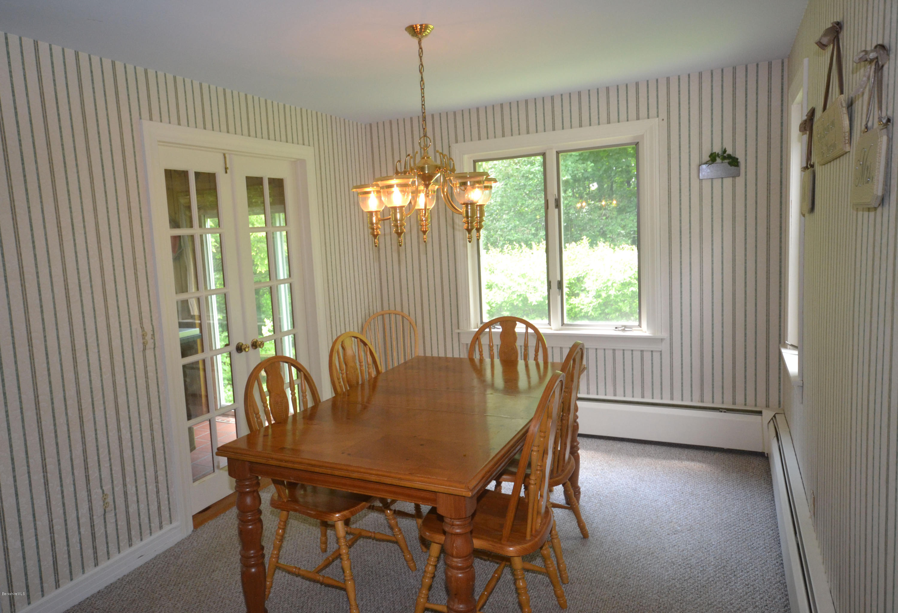 60 Eleanor Road Pittsfield, MA 01201 - Photo 12 of 27 Dining Room