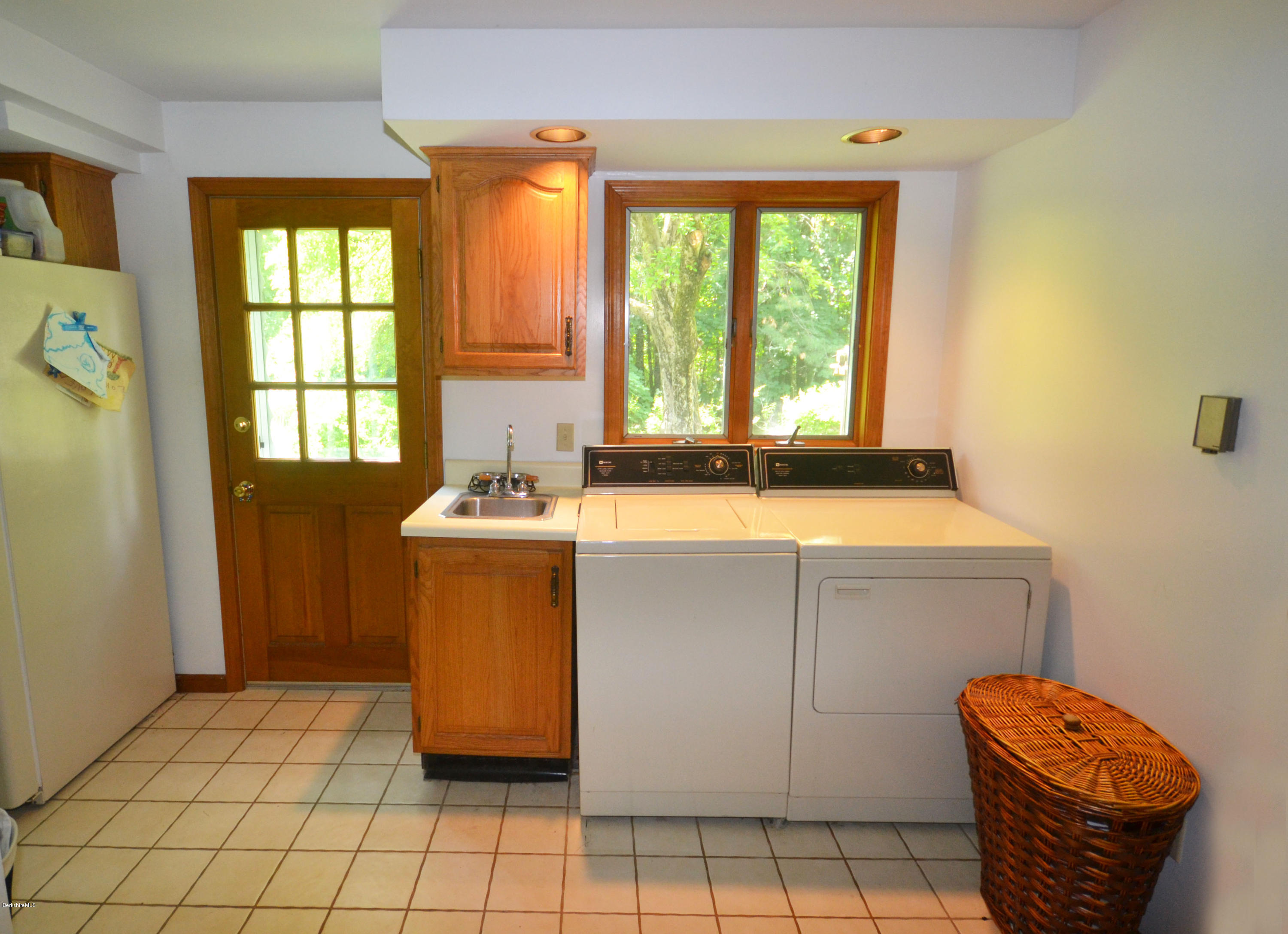 60 Eleanor Road Pittsfield, MA 01201 - Photo 20 of 27 Laundry Room