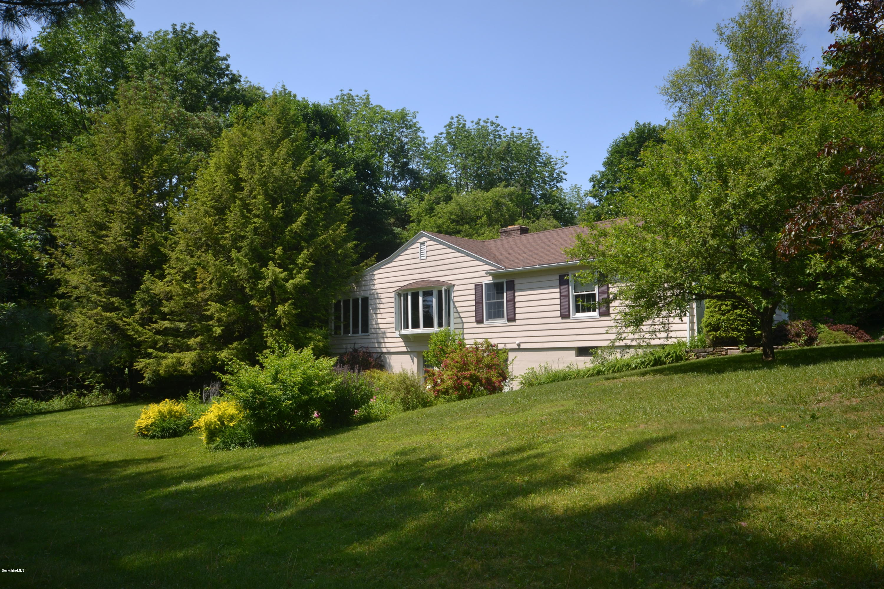 60 Eleanor Road Pittsfield, MA 01201 - Photo 3 of 27 Exterior Side