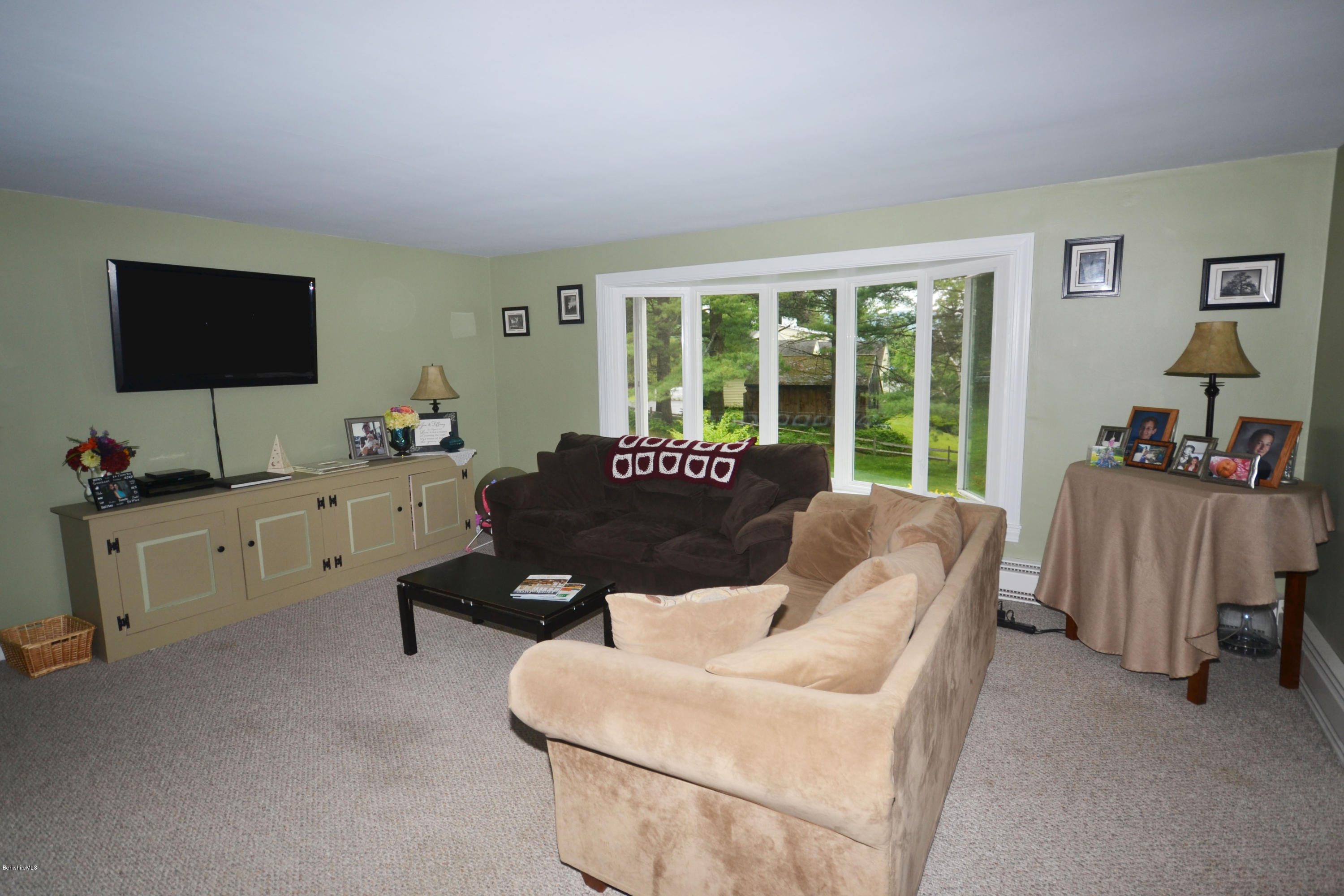 60 Eleanor Road Pittsfield, MA 01201 - Photo 7 of 27 Living Room