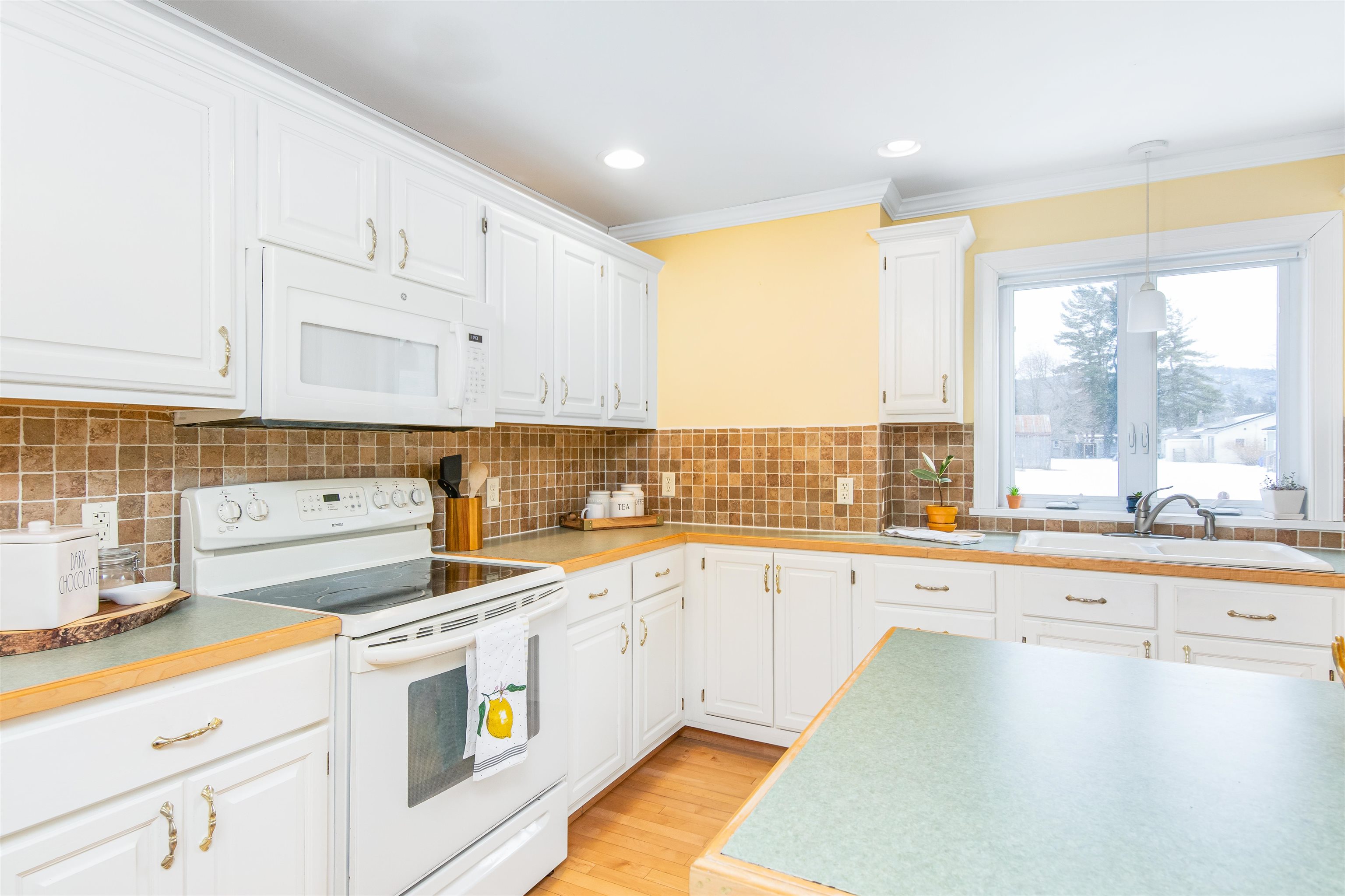 34 Middle Road Milton, VT 05468 - Photo 9 of 40 Gallery Image 9