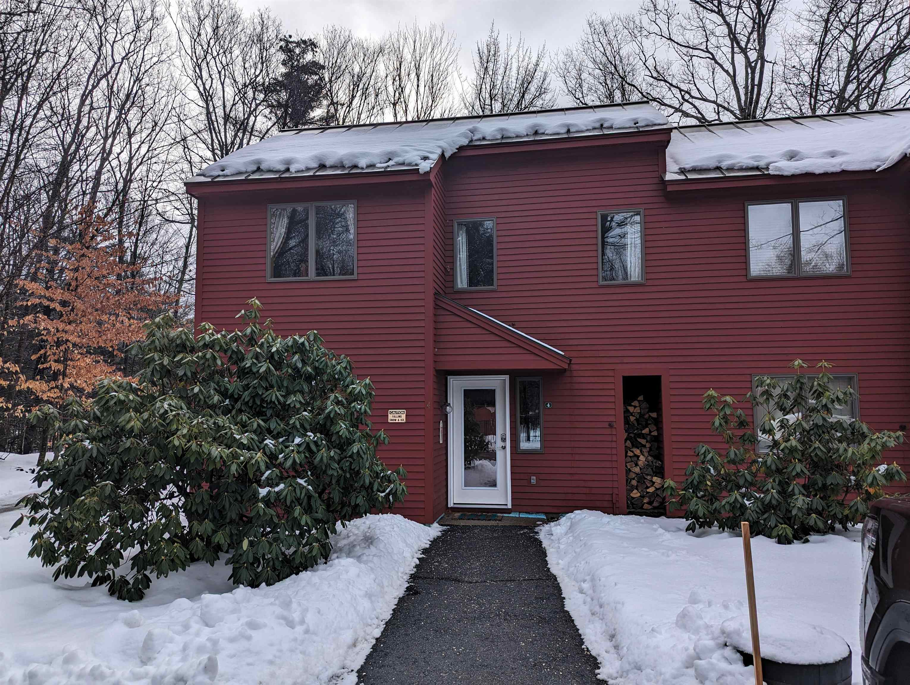 12 Greenridge Road, Unit 4 Lincoln, NH 03251 - Photo 1 of 40