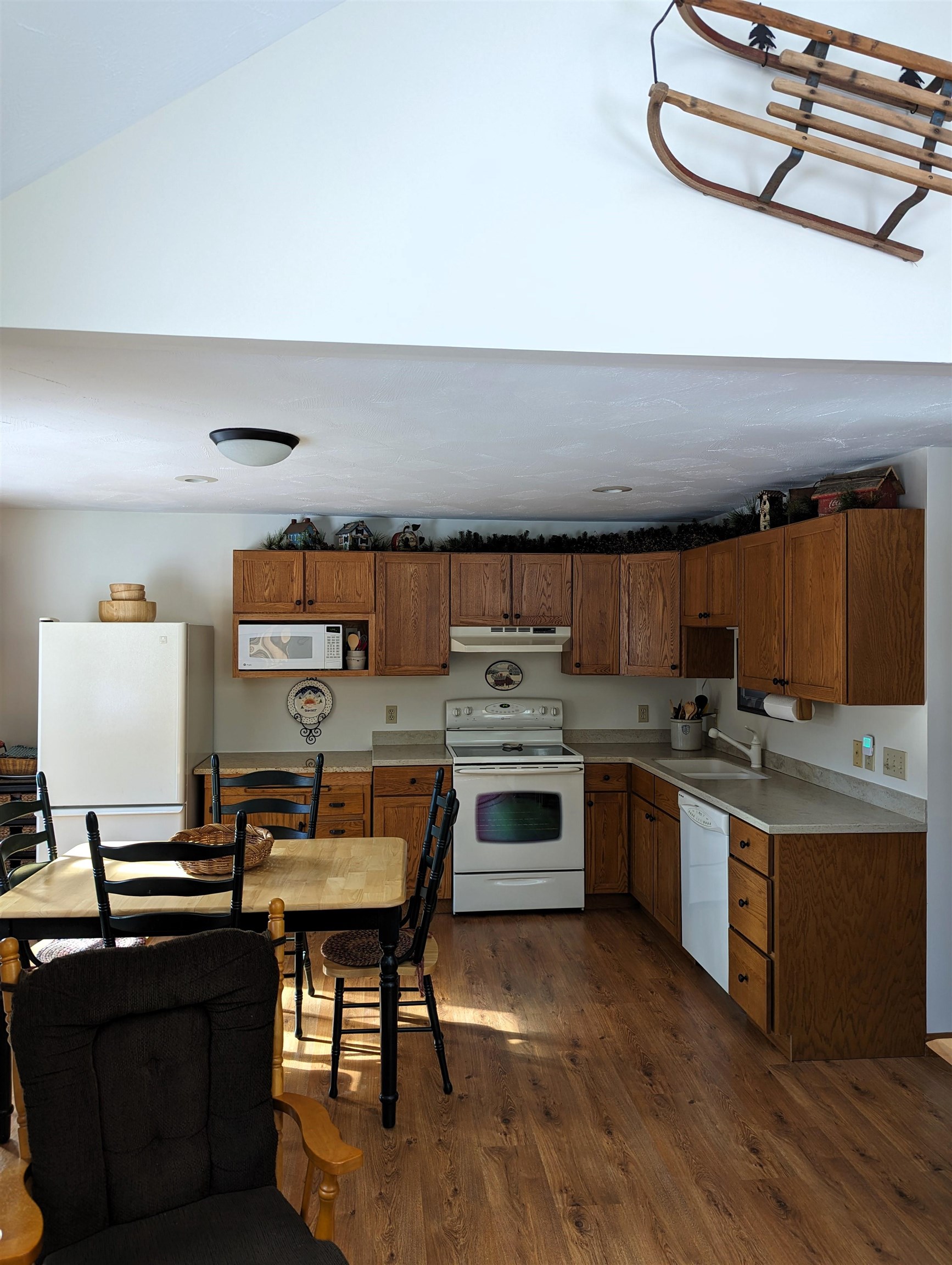 12 Greenridge Road, Unit 4 Lincoln, NH 03251 - Photo 5 of 40