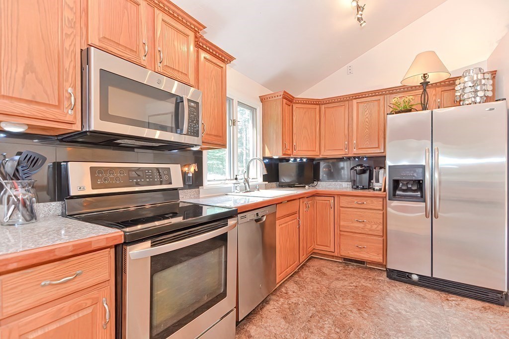4 Parmenter Road Hudson, MA 01749 - Photo 12 of 39 Gallery Image 12