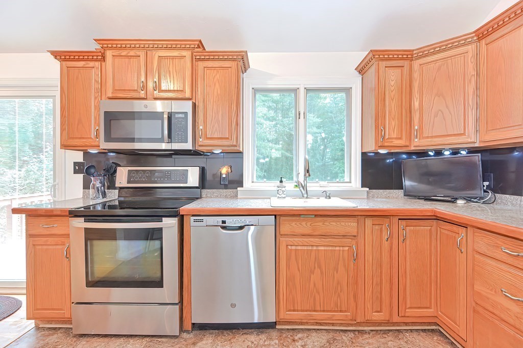 4 Parmenter Road Hudson, MA 01749 - Photo 13 of 39 Gallery Image 13