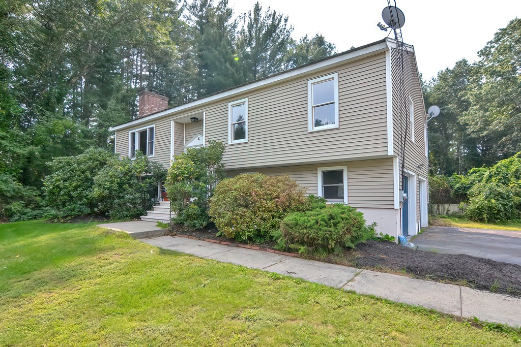 4 Parmenter Road Hudson, MA 01749 - Photo 2 of 39 Gallery Image 2
